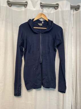Athleta Sutra Ruched Back 3/4 Zip Hoodie Navy Blue Size M
Athleisure
Running
Jac